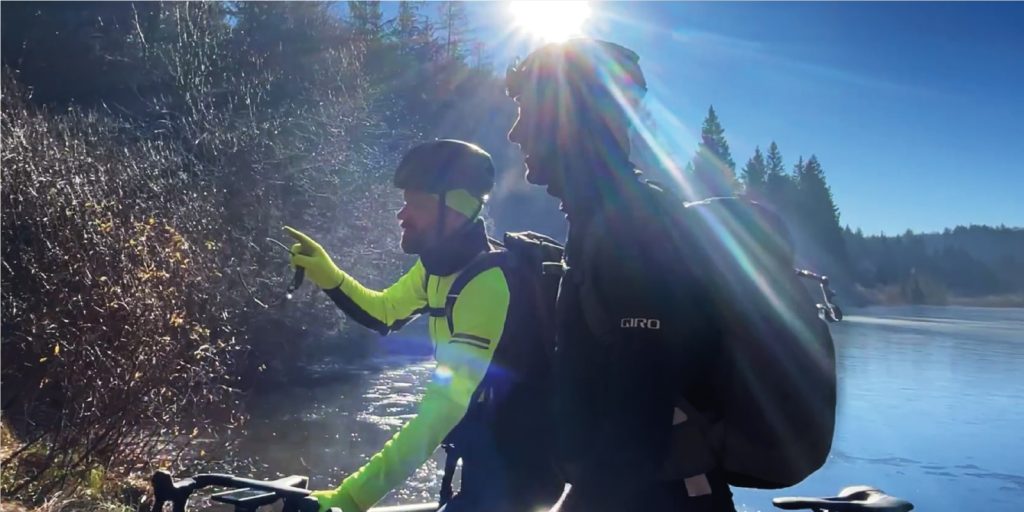 2 Fahrrad Pendler auf dem Weg zur Arbeit